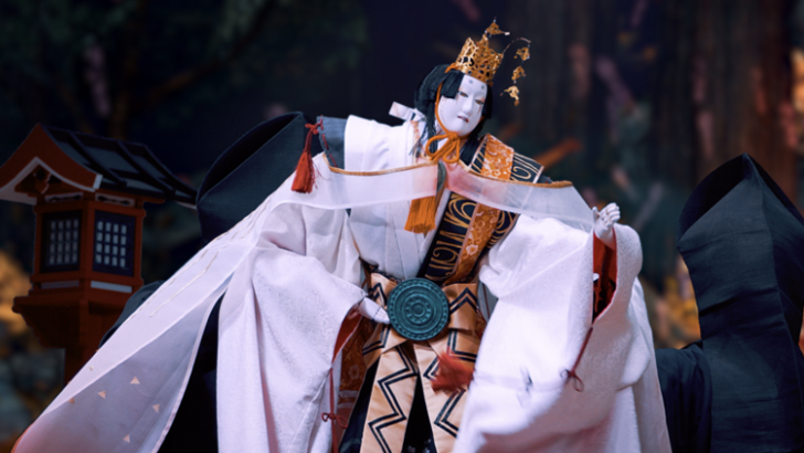 Kunitsu-Gami's prequel vertoond in traditioneel Japans Bunraku-theater