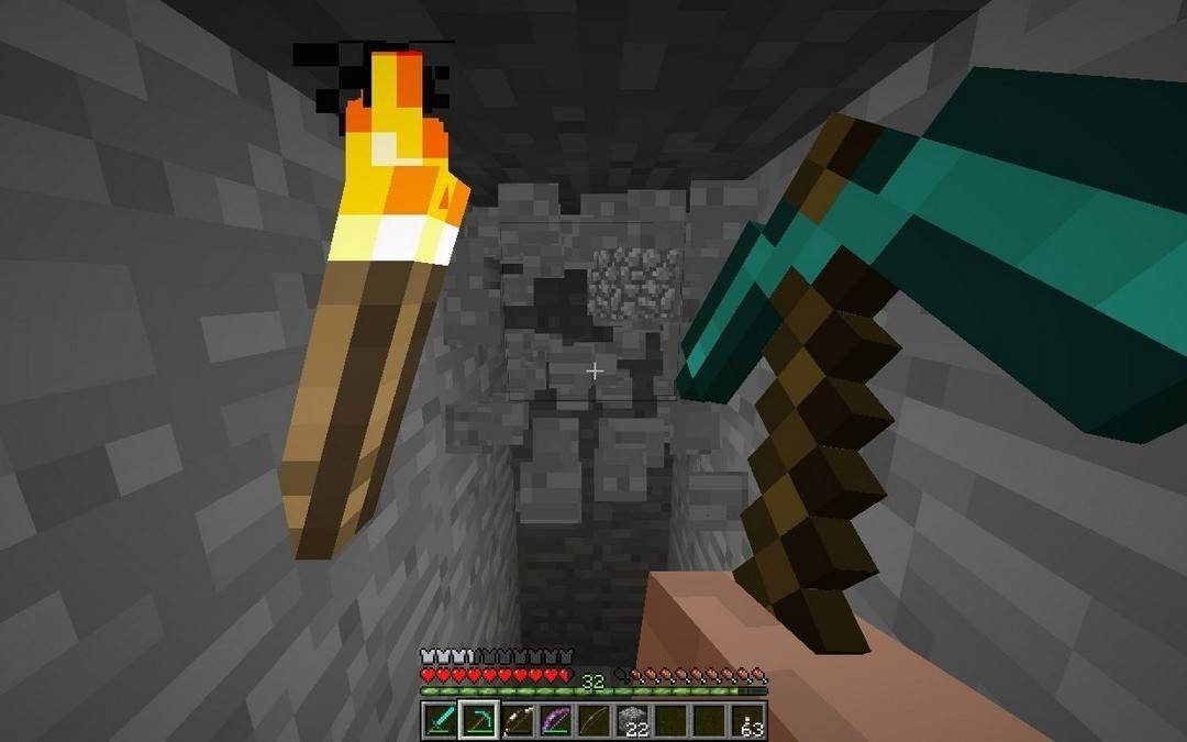 Enchanted diamond tools in Minecraft